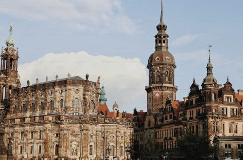 premium_photo-1688147583826-1c169e82c57f